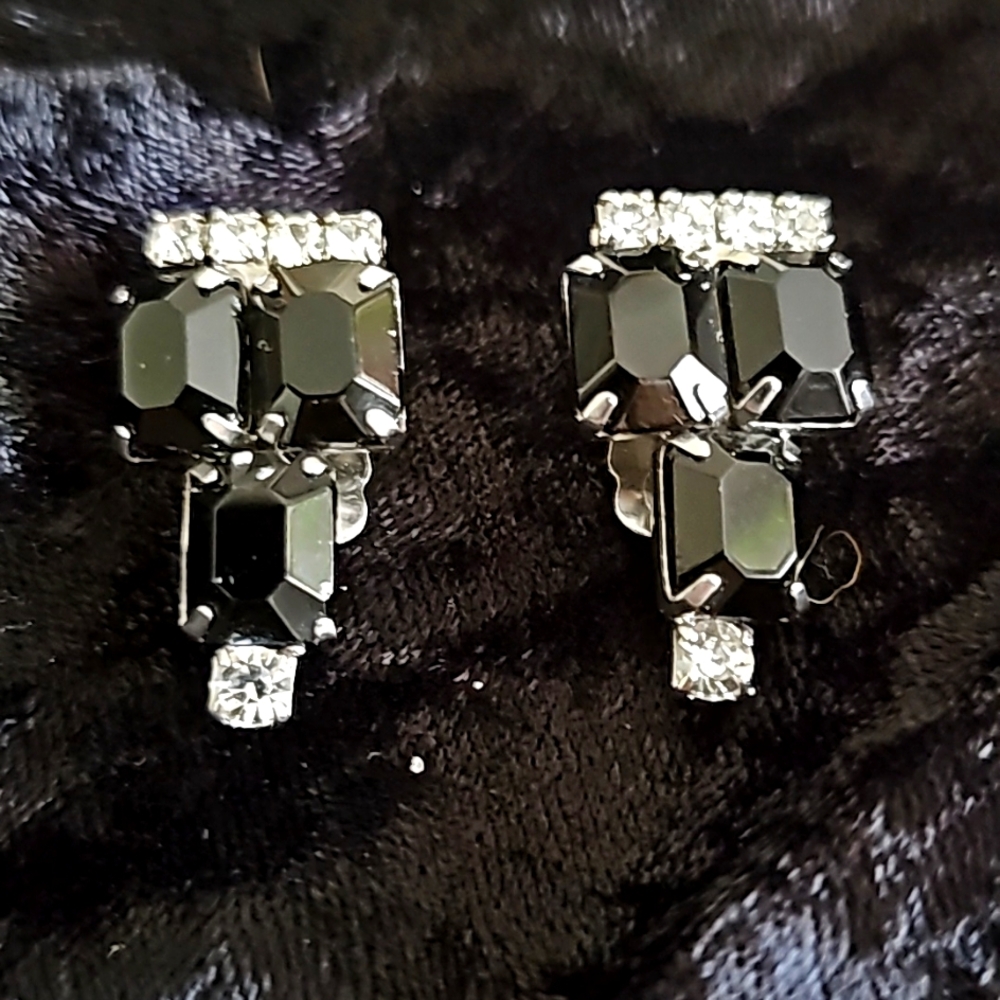 LOOK Ladies!!! Black Glass with Rinestones Clip-on Earrings